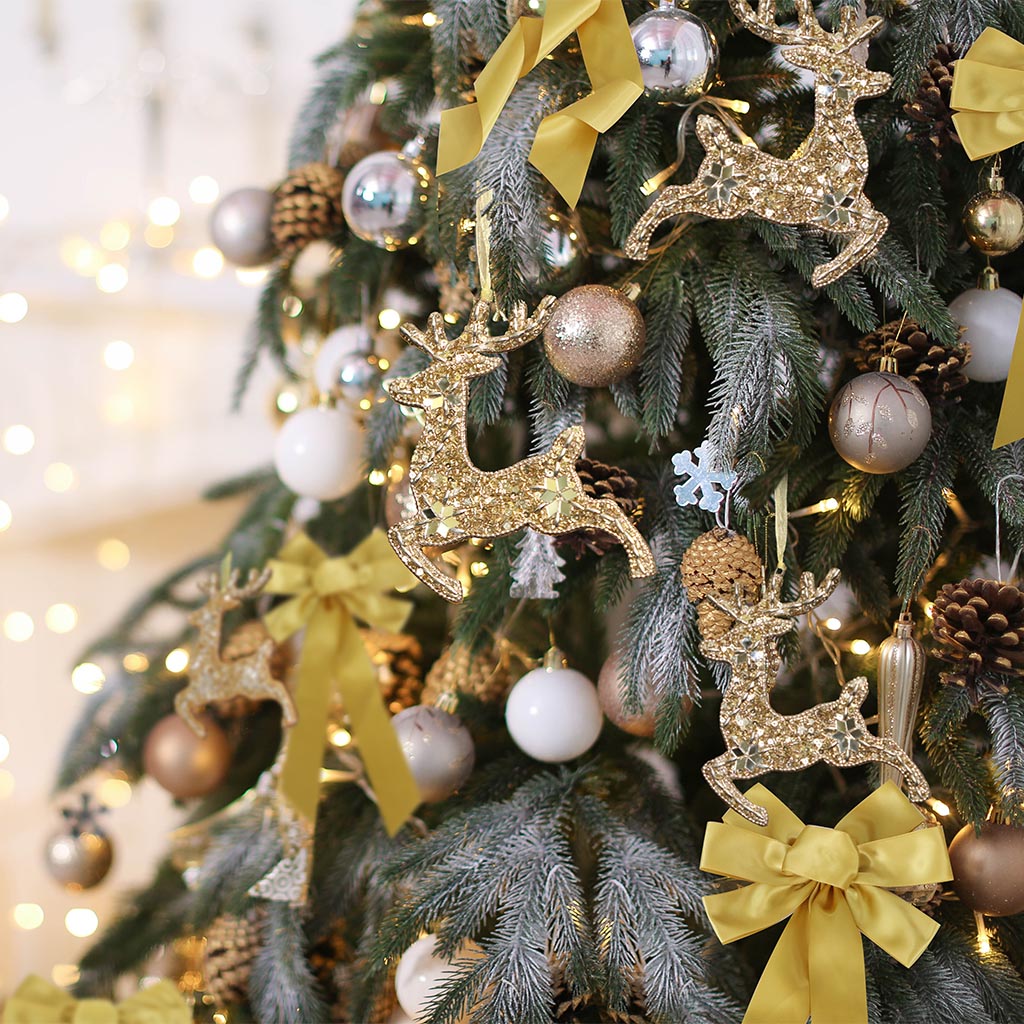 gold baubles