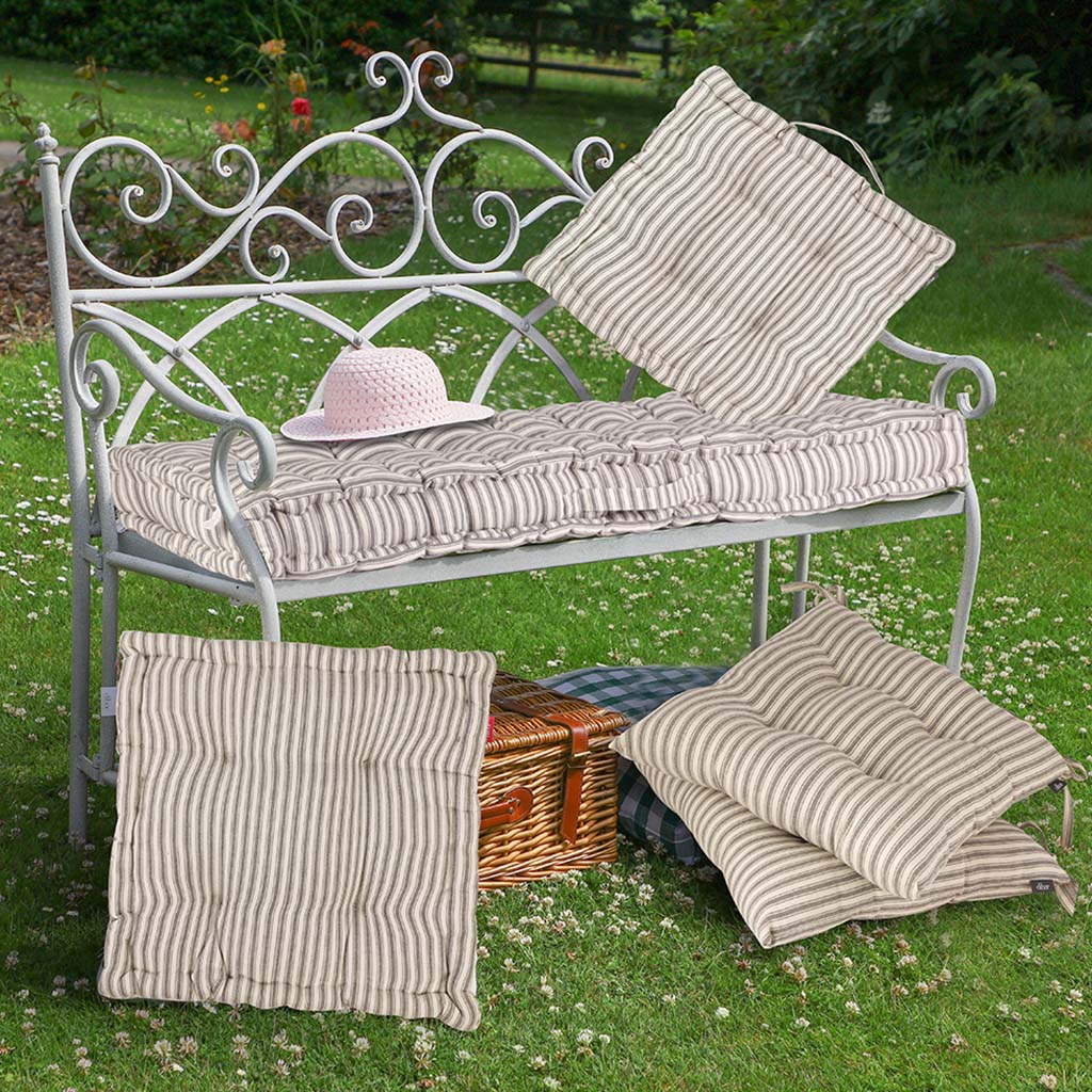 Pyreneés Stripe Garden Seating Collection