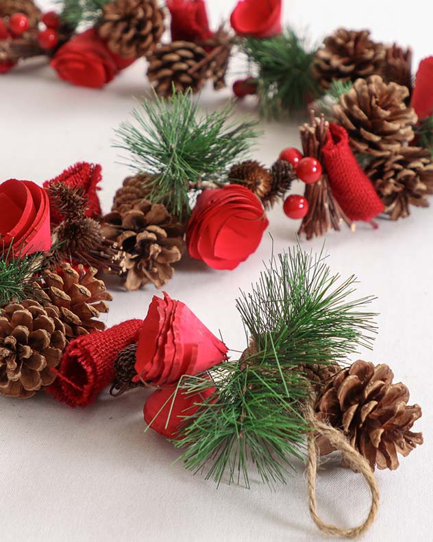 4ft Luxury Winter Red Rose Christmas Garland