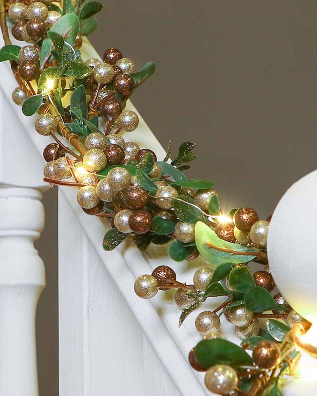 Pre-lit Copper Mistletoe Christmas Garland 160cm