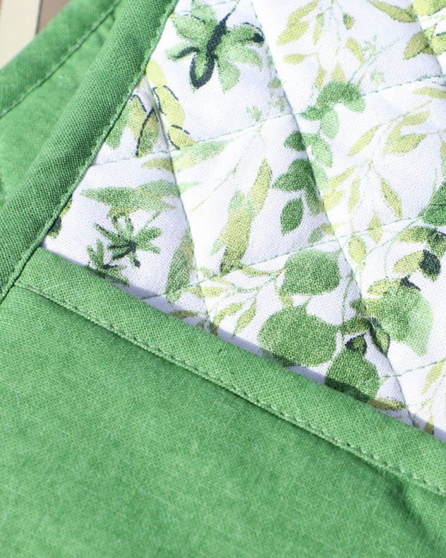 Meadowbrook Botanical Print Oven Gloves