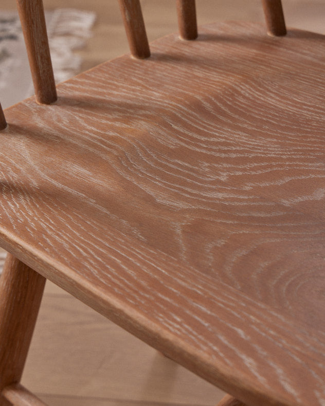 detailed oak grain dining room chair