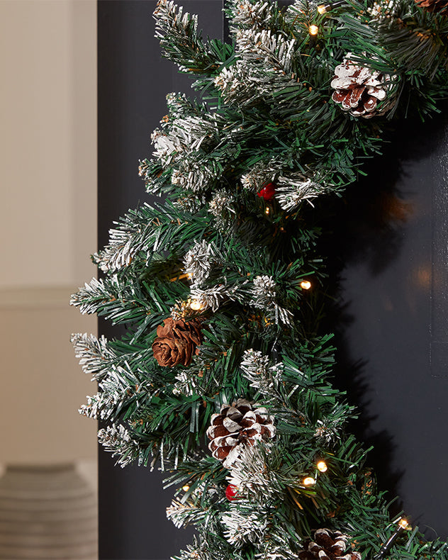Pre-lit Vermont Wreath 50cm