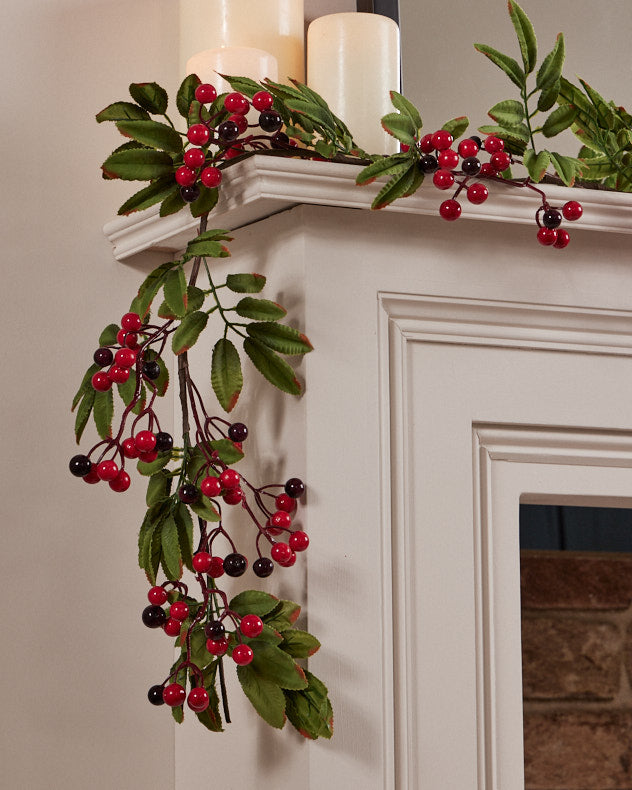 Hawthorn Berry Garland 183cm