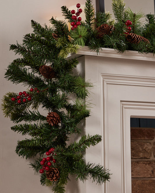 Countryside Busling Berry Garland 213cm