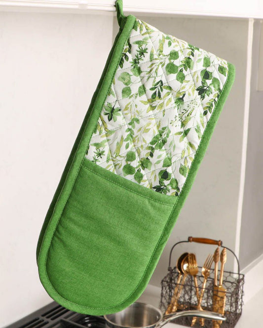 Meadowbrook Botanical Print Oven Gloves