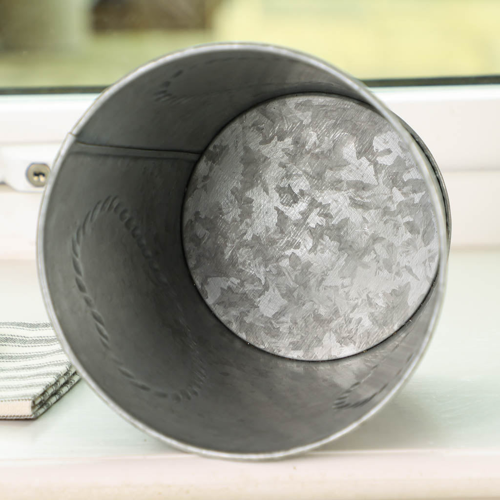 Spring garden planter pot