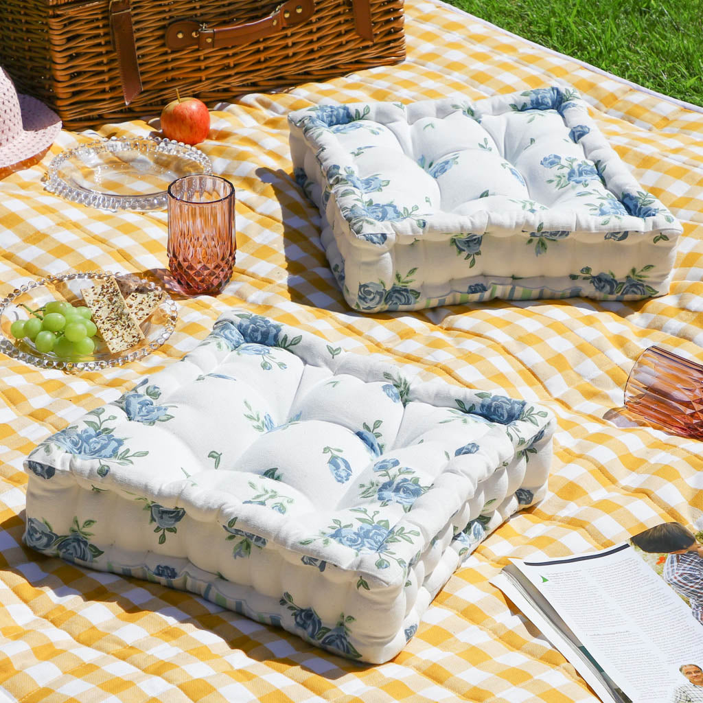 garden lawn picnic floor cushions