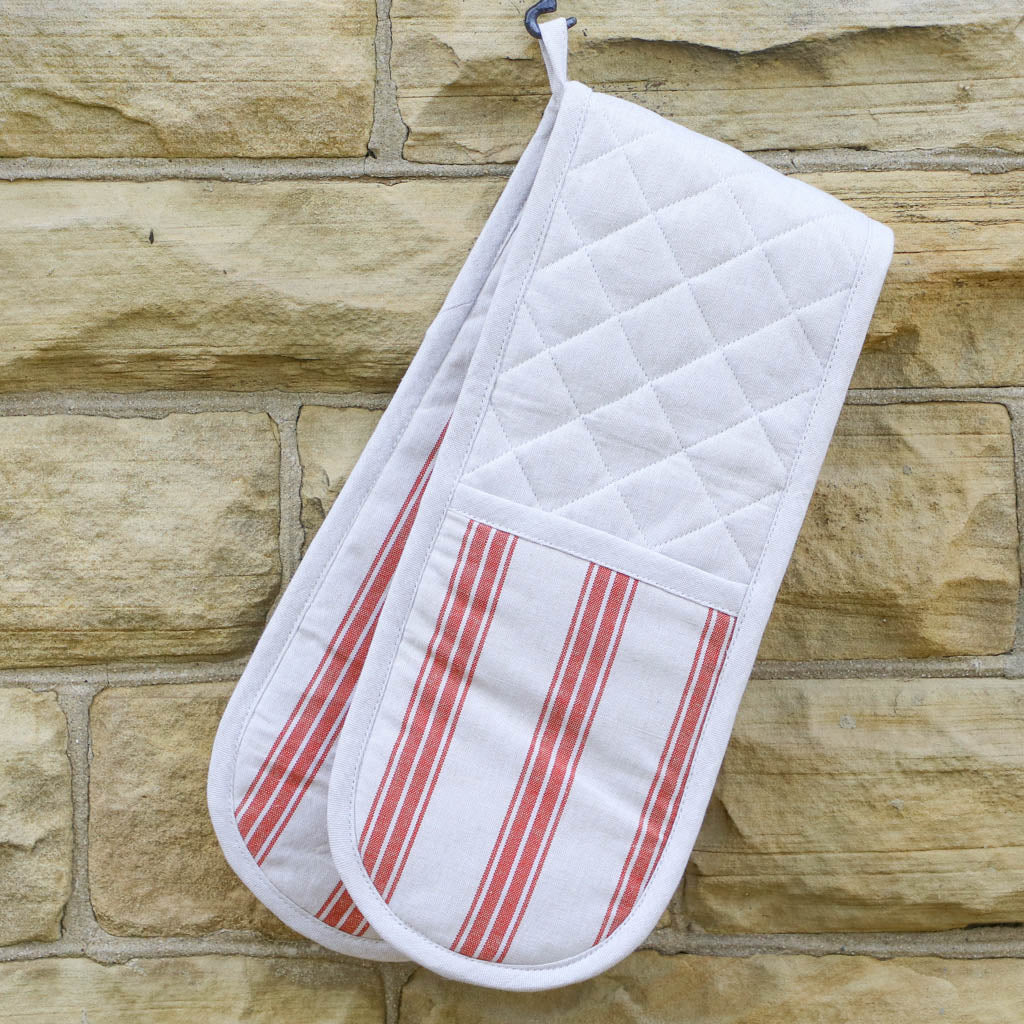 Traditional oven gloves